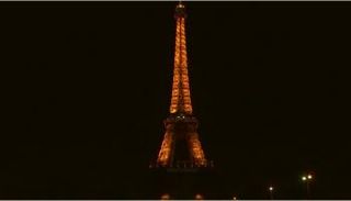 إطفاء أنوار برج إيفل احتفالا بساعة الأرض