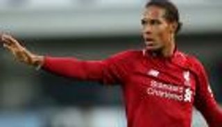 الكشف عن موقف فان ديك من مواجهة فريقه القديم