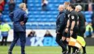 مدرب كارديف سيتي ينجو من مقصلة الاتحاد الإنجليزي