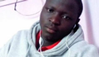 عمل قسري وطرد.. محنة مهاجر كيني أنقذه زملاؤه من "جحيم" قطر