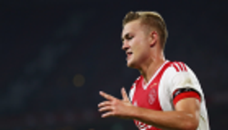 دي ليخت يحذر يوفنتوس من طموح الثلاثية