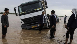 سيول عارمة تغرق محافظات إيرانية