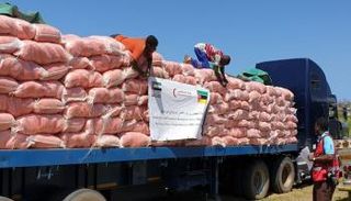 جانب من مساعدات الهلال الأحمر الإماراتي في موزمبيق