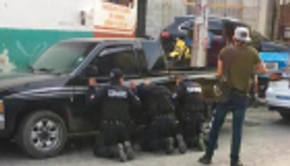 بالصور.. عصابة مكسيكية "تقبض" على 11 ضابط شرطة