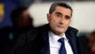 الصحافة الإسبانية تنتقد فالفيردي بسبب ثنائي برشلونة