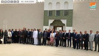 ضيوف قصر الحصن في صورة تذكارية