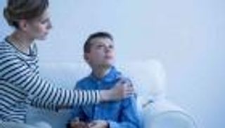 3 أمهات يروين معاناتهن مع أطفال التوحد 