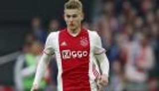 يوفنتوس يستخدم لاعب ساسولو للتفوق على برشلونة