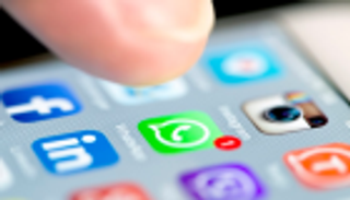 واتساب يقنن الانضمام للمجموعات.. 72 ساعة للرفض