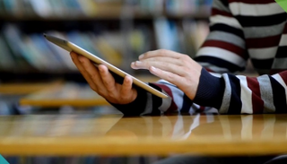 رواج سوق منصات التعليم الإلكتروني بالهند 