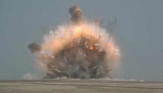 واحدة من عمليات إتلاف ألغام الانقلاب الحوثي بالساحل الغربي