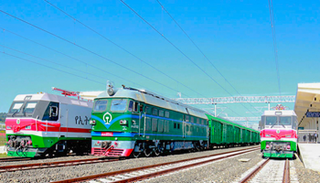 الصورة لقطارات بالمحطة الرئيسية بأديس أبابا