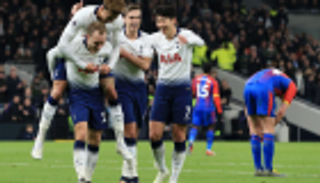 توتنهام يفترس كريستال بالاس في أولى مبارياته بالملعب الجديد