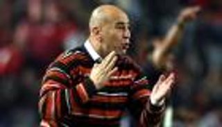 حسام حسن يفتح النار على لاعب سموحة