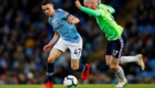 رد فعل طريف للاعب السيتي بعد علمه بمشاركته أمام كارديف