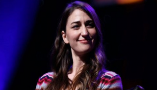 المغنية الأمريكية سارة باريلز