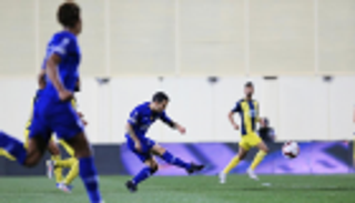 الهلال يرفض الاستسلام ويقلب الطاولة على الحزم