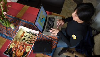 غضب في باكستان من لافتات مسيرة نسائية