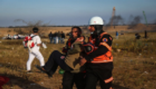 بالصور.. 83 إصابة في الجمعة الـ53 لمسيرة العودة شرق غزة