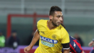 بالفيديو.. العراقي عدنان يفشل في تقليد الكبار تحت أنظار إبراهيموفيتش