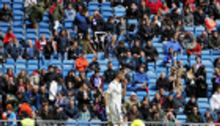 جماهير ريال مدريد تهاجم اللاعبين وتصف بيل بـ"المهرج"