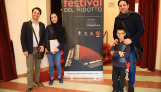 المسابقة يتنافس فيها أكثر من 400 عازف بيانو