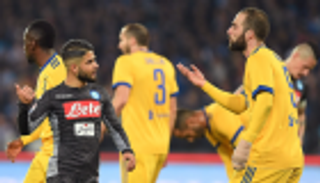 مهاجم نابولي يكشف سر خلافه مع هيجوايين