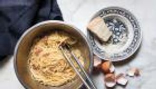 "الكاربونارا" .. طبق أمريكي ورِثته إيطاليا وتحتفي به سنوياً