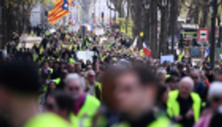 "السترات الصفراء" تتظاهر بفرنسا للسبت الـ21 وتطالب برحيل ماكرون