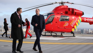 الأمير وليام خلال تجربته في الإسعاف الجوي