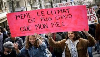 آلاف المتظاهرين في سويسرا يطالبون بتدابير لمواجهة التغير المناخي