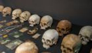 بالصور.. جماجم وشموع و10 رؤساء بذكرى إبادة 800 ألف في رواندا