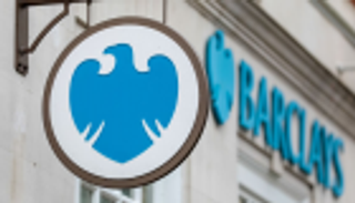 توابع مال قطر الفاسد.. عزل هيئة محلفي محاكمة احتيال بنك باركليز