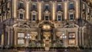 بالصور.. ستاربكس ميلانو.. تحفة تاريخية على خطى مدن الموضة