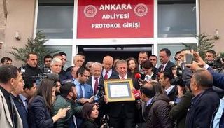 منصور يافاش، مرشح حزب الشعب الجمهوري المعارض، الفائز 