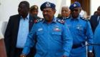 الحكومة السودانية: البشير لا ينوي تسليم السلطة للجيش