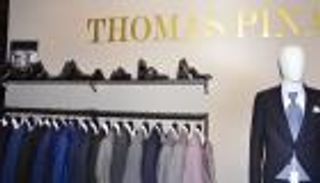 بالصور.. أحدث صيحات بدل الزفاف.. زر واحد وصدر مفتوح