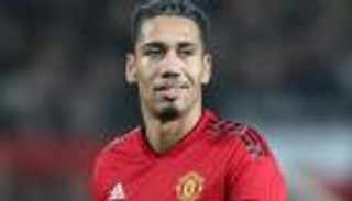 سمولينج يكشف عن ردود فعل لاعبي اليونايتد بعد تأكد مواجهة برشلونة