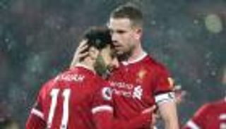 قائد ليفربول ينهال بالمديح على محمد صلاح