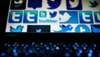 "تويتر" تتصدى للرسائل الطفيلية بقرار غريب