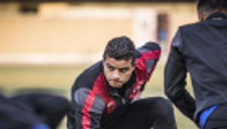 إصابة مدافع الأهلي المصري بالرباط الصليبي