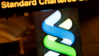 ثمن التعامل مع إيران.. ستاندرد تشارترد يدفع 1.1مليار دولار عقوبات