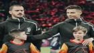 فيديوجراف.. رونالدو آخر مبهري مرافقي اللاعبين بالملاعب الأوروبية‎