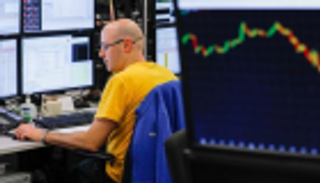 أسهم أوروبا ترتفع رغم خسائر القطاع المصرفي