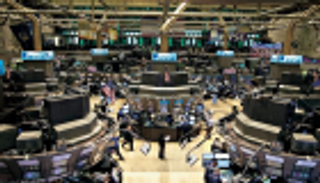 وول ستريت تغلق مرتفعة مع تجاهل المستثمرين محضر اجتماع مجلس الاحتياطي