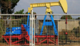 النفط يتراجع بفعل المخاوف الاقتصادية وإنتاج "قياسي" لأمريكا