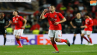 بنفيكا يصعق فرانكفورت برباعية في الدوري الأوروبي