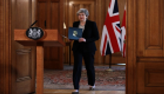 ماي معرضة للاستقالة بسبب الاستسلام أمام الاتحاد الأوروبي