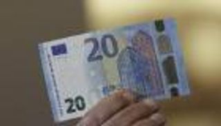 تراجع الدولار يدفع اليورو والإسترليني للصعود