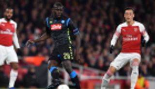 أرسنال يحقق في واقعة العنصرية ضد مدافع نابولي